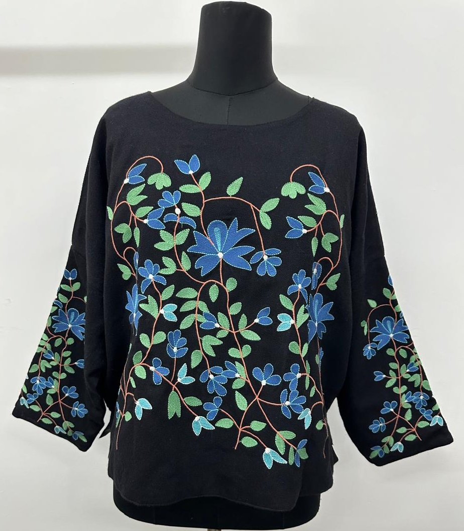 myM_AJ-022_embroiderypullover